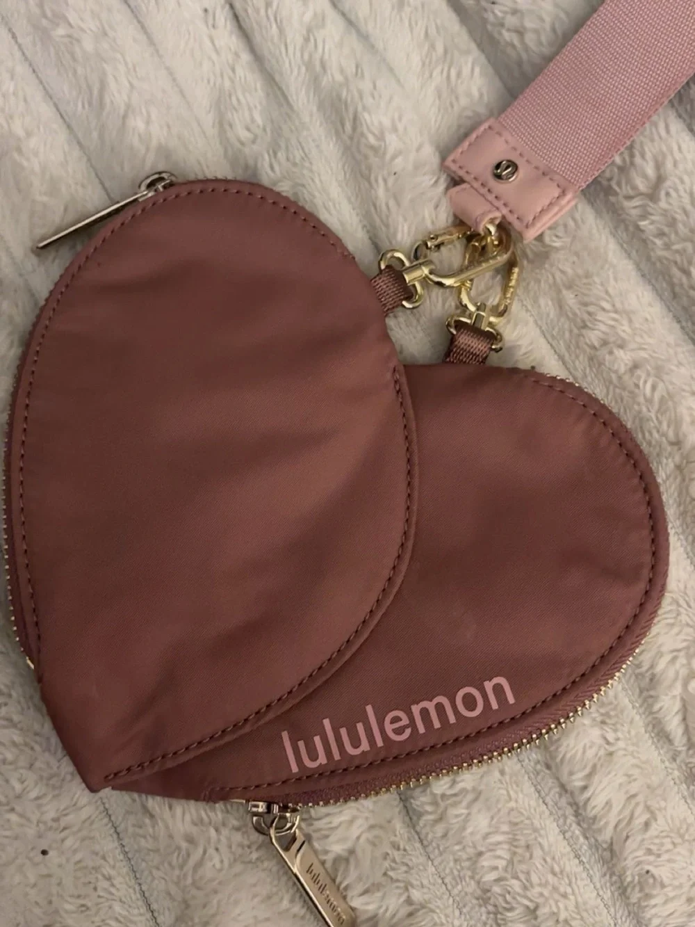 lululemon dusty rose heart-shaped handbag with gold hardware